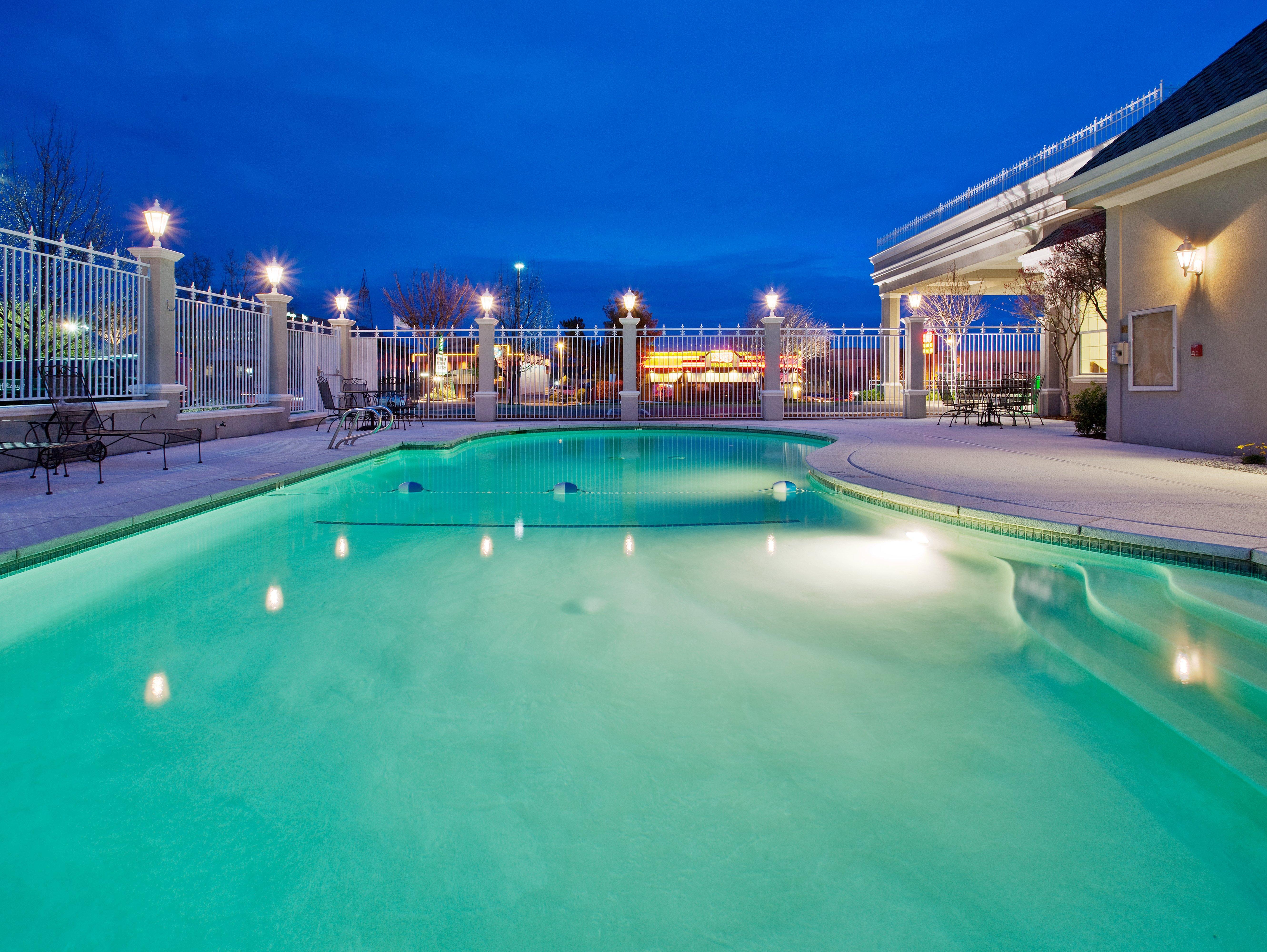 Holiday Inn Redding By Ihg Экстерьер фото
