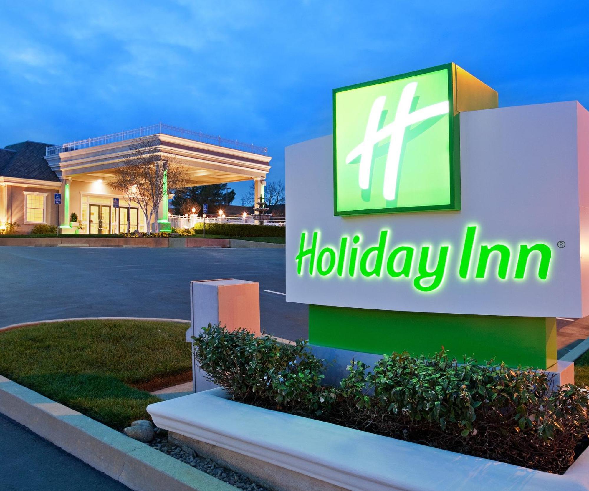 Holiday Inn Redding By Ihg Экстерьер фото