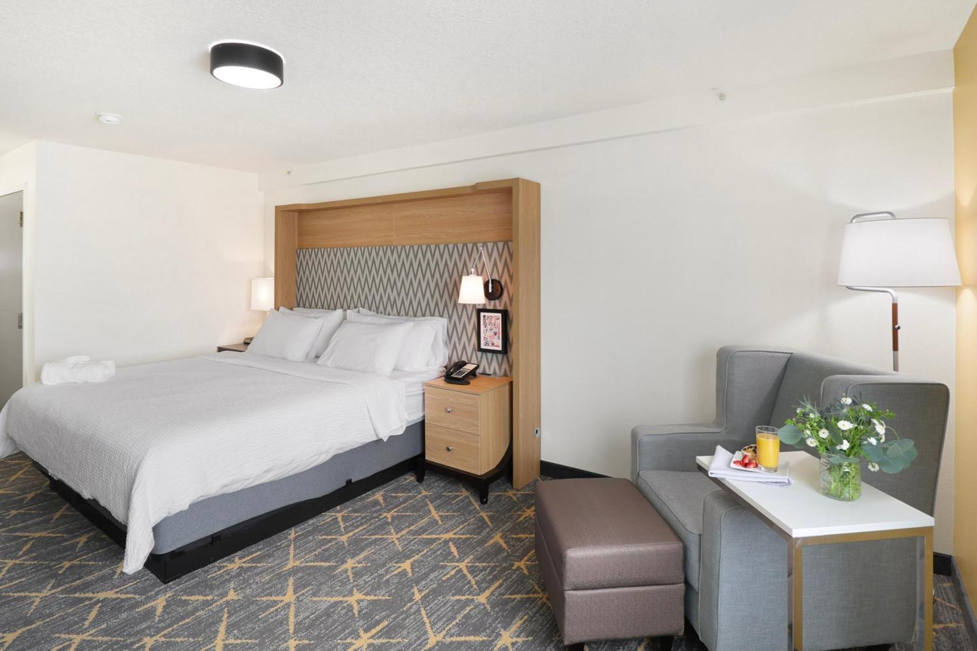 Holiday Inn Redding By Ihg Экстерьер фото